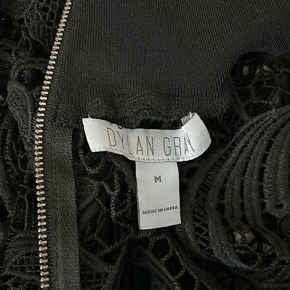 Dylan Gray Black Floral Lace Cut Out Long Sleeve Blouse Shirt Top **Size M**🌺🌺 - Picture 5 of 5
